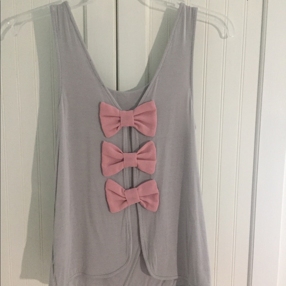 LuLu’s Gray Top💕